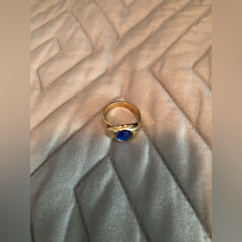 Womens ring